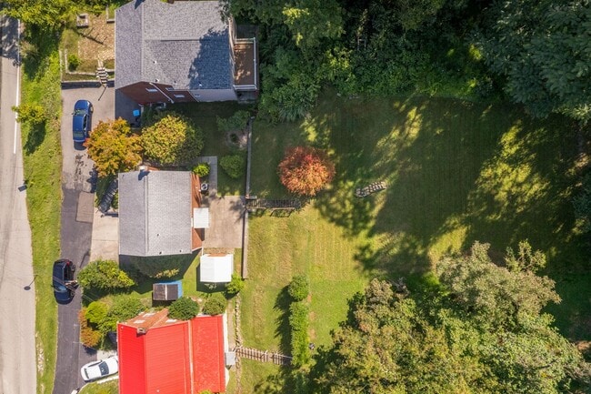 Building Photo - AVAILABLE OCT 1ST!! GORGEOUS & TOTALLY REN...