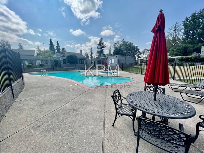 Building Photo - 6829 Mill Springs Ct