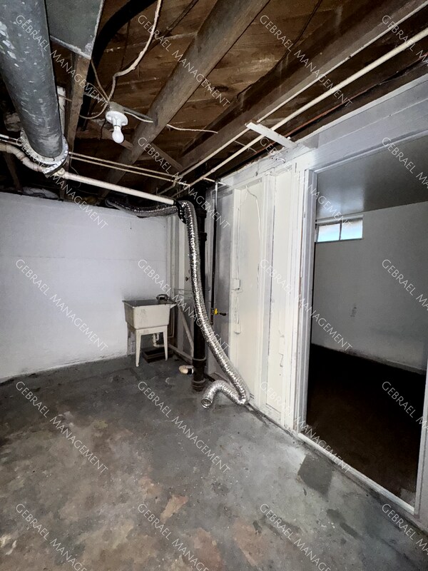 Building Photo - 3210 Herrick St