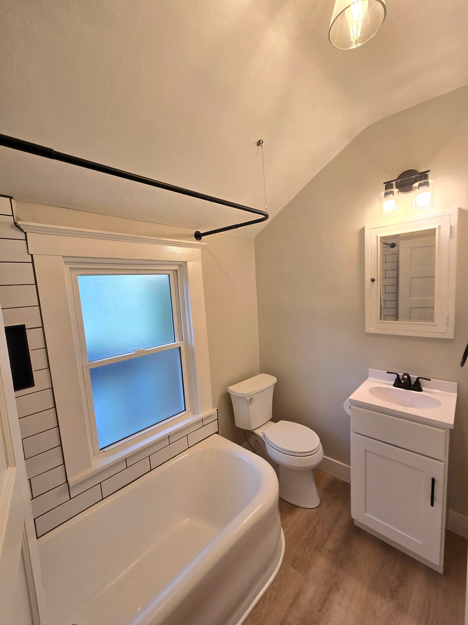 Building Photo - 2032 Elm Ave