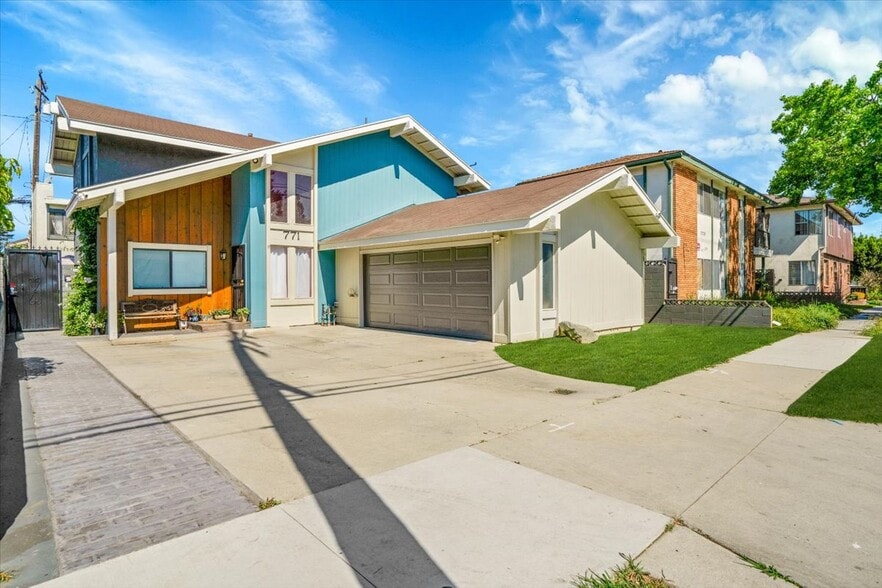 Primary Photo - 771 Newport Ave