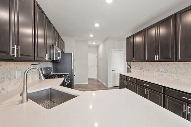 Building Photo - 2045 Stuttle Rd