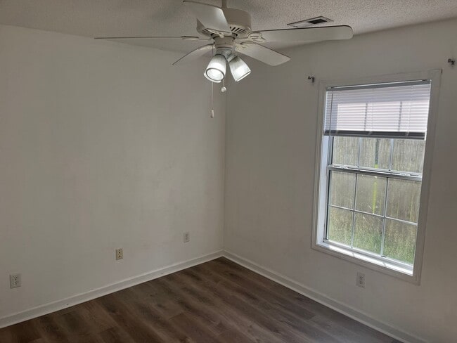 Building Photo - Pet Friendly 3 Bedroom, 2 Bath Duplex in College Park Available Soon!