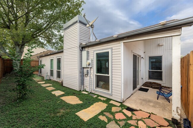 Building Photo - 1538 Beaconshire