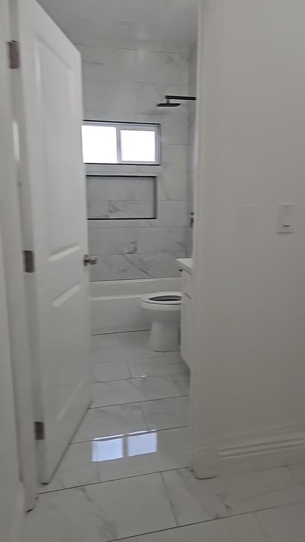 Building Photo - 947 W Magnolia St