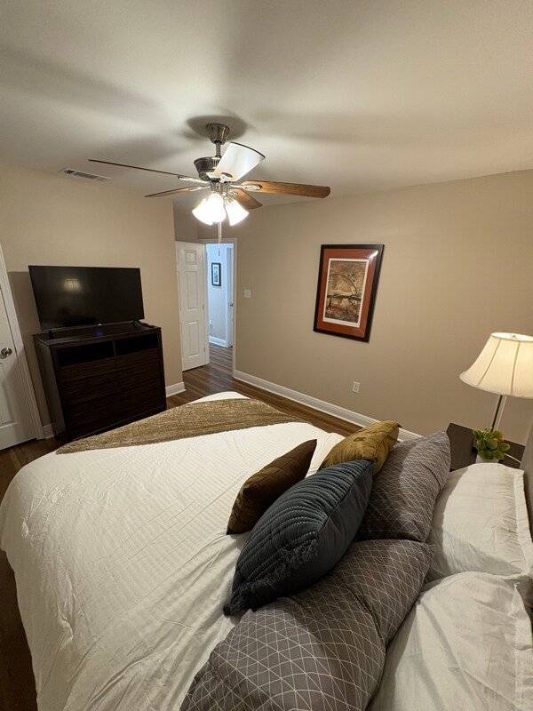 Building Photo - 1216 Hymelia Ave