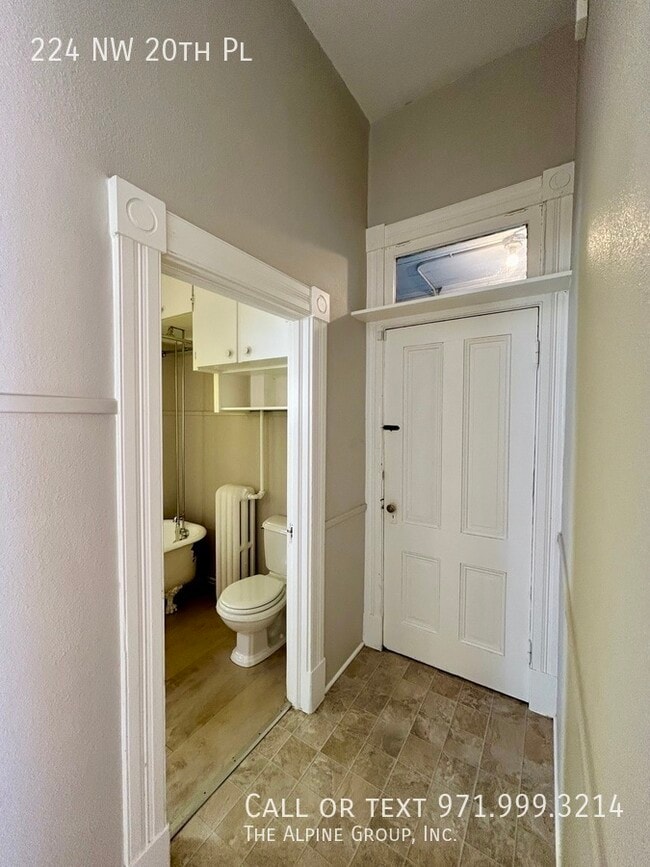 Building Photo - 224 NW 20th Pl