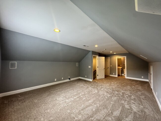 Building Photo - 515 Hannah McKenzie Dr