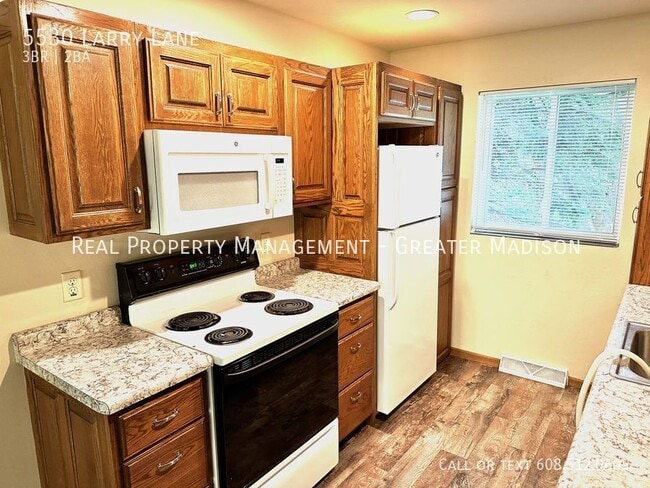 Building Photo - 5530 Larry Ln