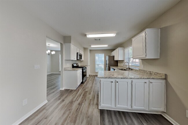 Building Photo - 7515 Shangrila Ln