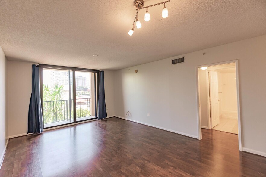 Building Photo - 651 Okeechobee Blvd