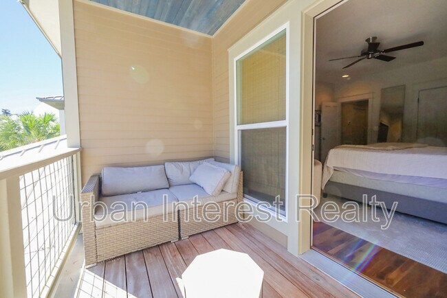 Building Photo - 63 Palm St