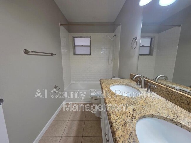 Building Photo - 2802 Geoffrey Dr