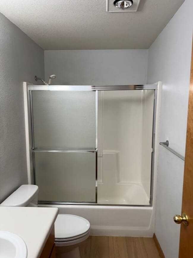 Building Photo - 3-BEDROOM HOME LOCATED ON QUIET CUL-DE-SAC- GARAGE CONVERTED TO ANOTHER ROOM OR STORAGE USE