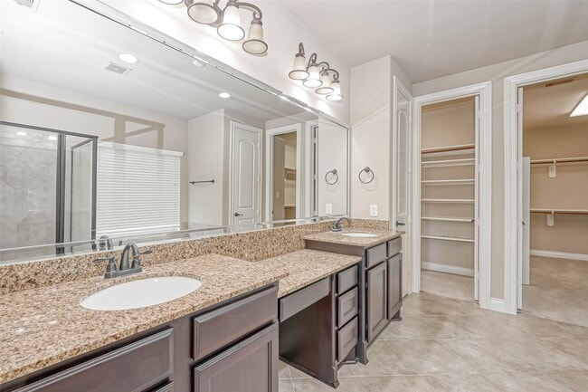 Building Photo - 27415 Blinkwood Park