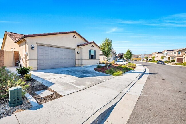 Building Photo - 41207 Alegria Ln