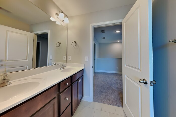 Building Photo - 3490 Landshire View Lane