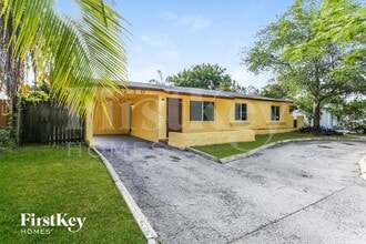 Building Photo - 2230 SW 47th Ave