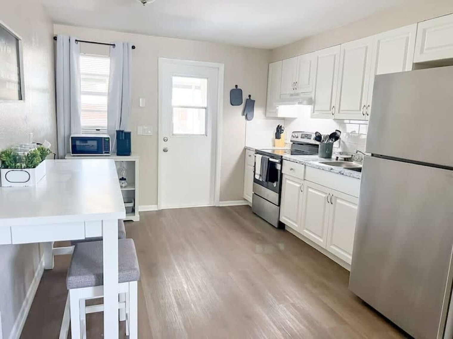 Building Photo - 38548 Naomi Ave