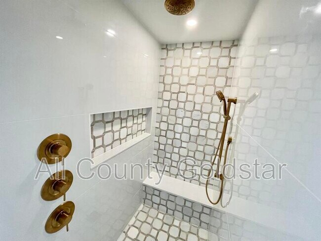 Building Photo - 1487 Keyway Rd