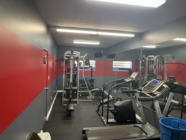 Building Photo - 343 Talbot St