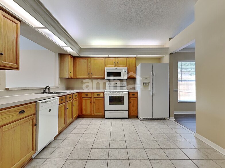 Building Photo - 1722 Wakefield Dr