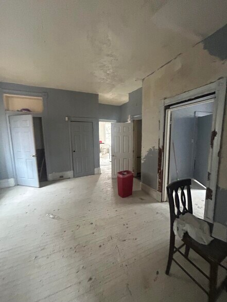 Building Photo - 5470 Plover Ave