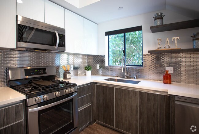Interior Photo - Alexandria 178 Townhomes LLC