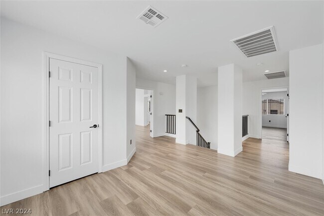 Building Photo - 311 St Augustine Ln