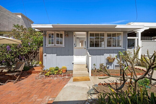 Building Photo - Woods Cove Furnished Cottage