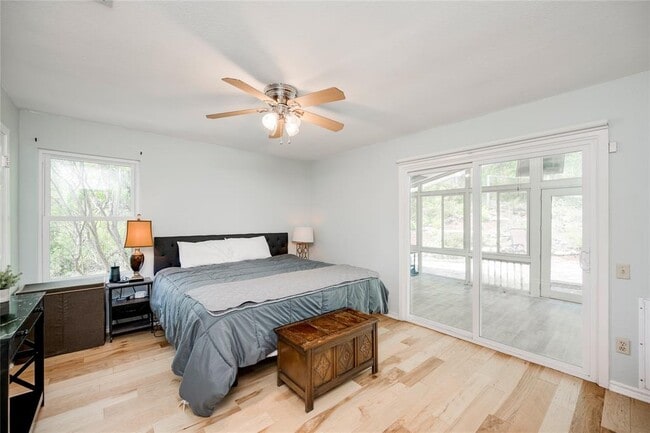 Building Photo - 6621 Mesa Hollow Dr