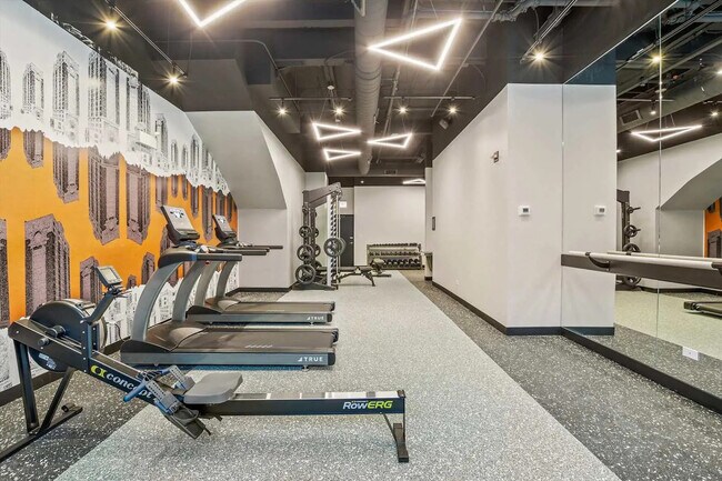 Building Photo - 1211 N La Salle Dr