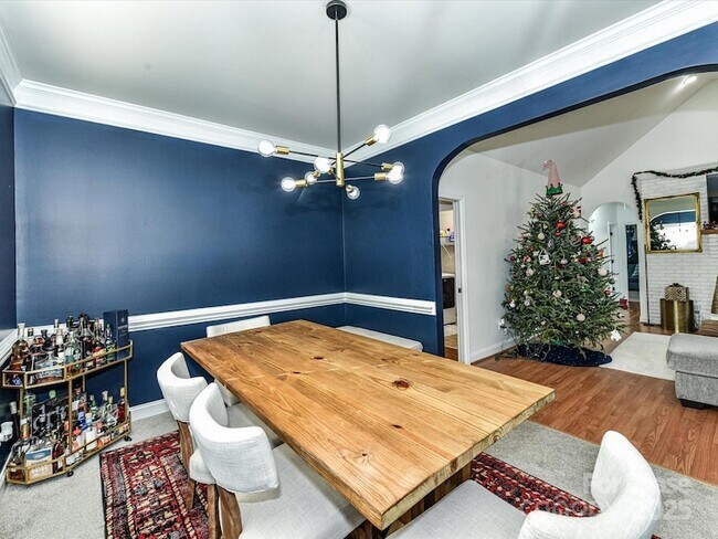 Building Photo - 6915 Pleasant Dr