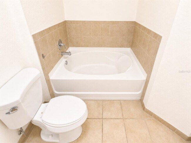 Building Photo - 1064 N Tamiami Trl