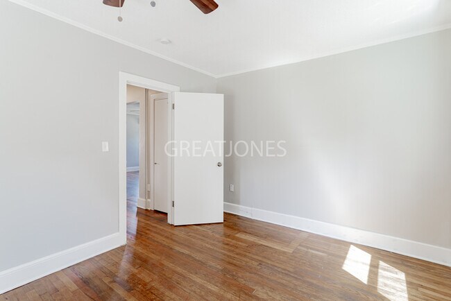Building Photo - Charming 2 Bedroom in Greenville!