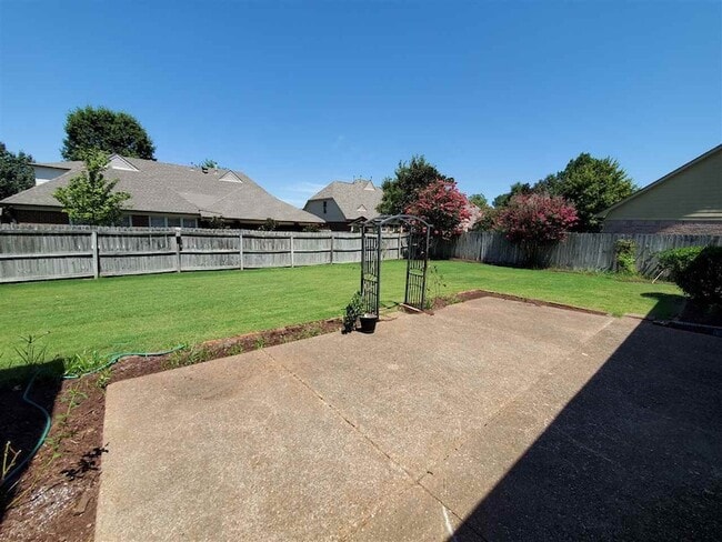 Building Photo - 472 Hunters Mill Cove