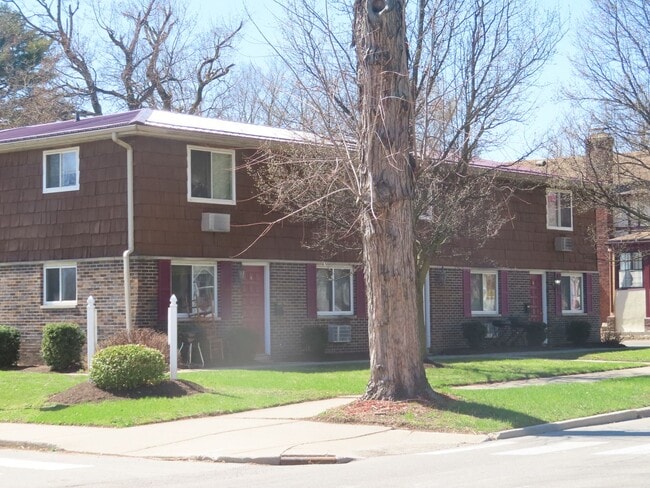 Building Photo - Rockhill Manor