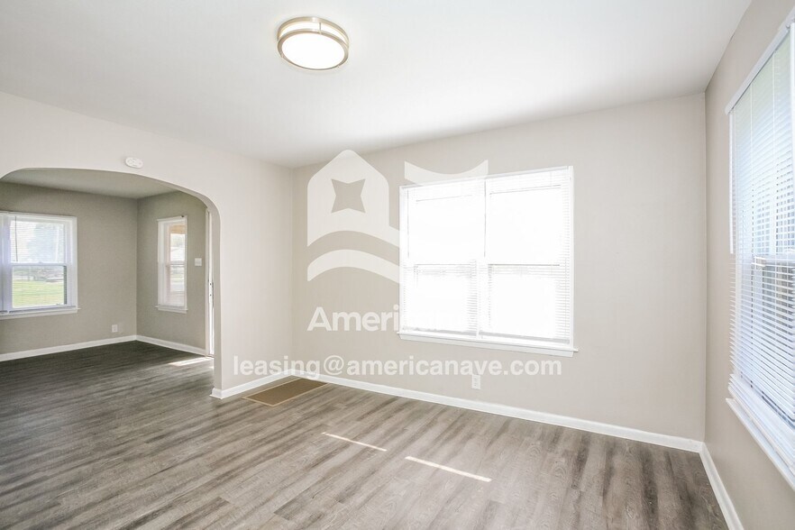 Building Photo - 1253 N Meade St