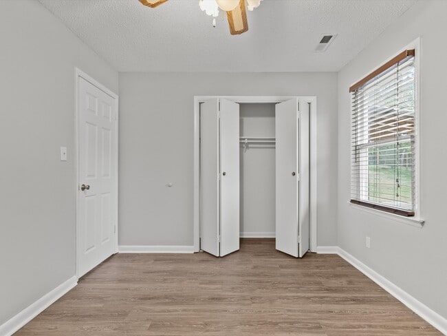 Building Photo - 2903 Deerfield Rd NW