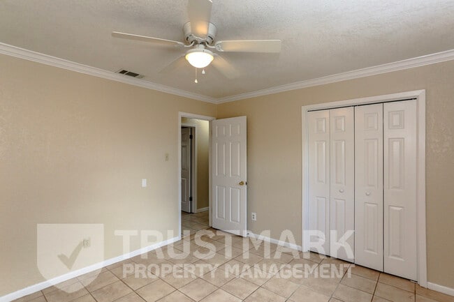 Building Photo - 417 Cottonwood Dr