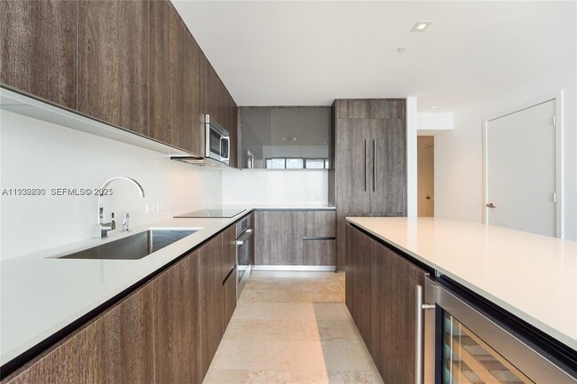 Building Photo - 88 SW 7th St