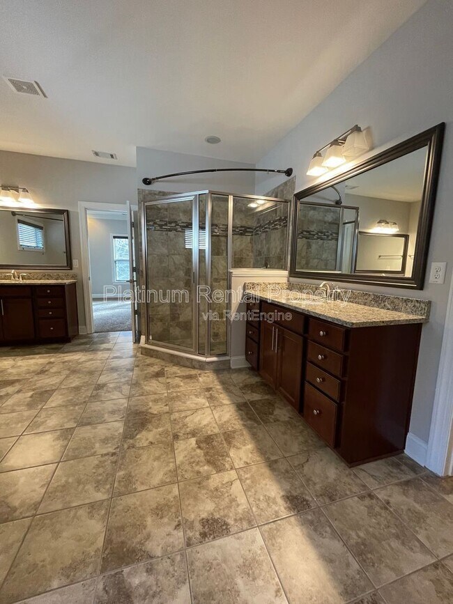 Building Photo - 600 Belton Ct