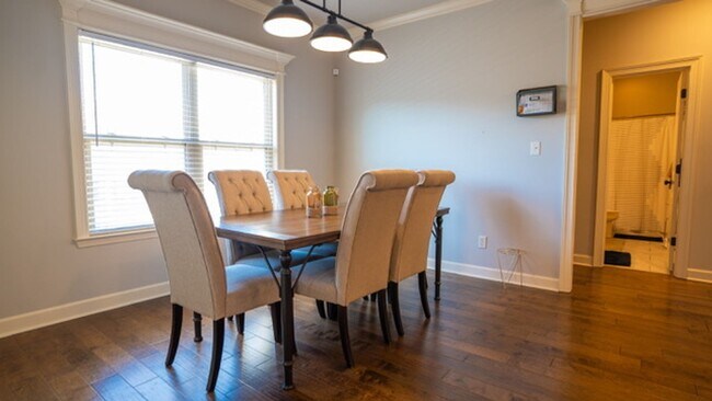 Building Photo - 3707 Sterling Oaks Dr