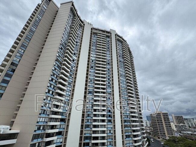 Building Photo - 2333 Kapiolani Blvd