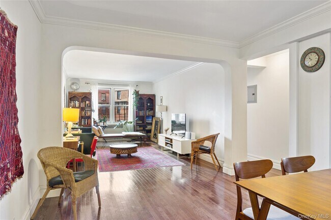 Building Photo - 73-12 35th Ave