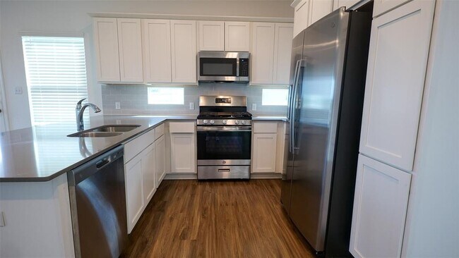 Building Photo - 1321 Weatherford Ln