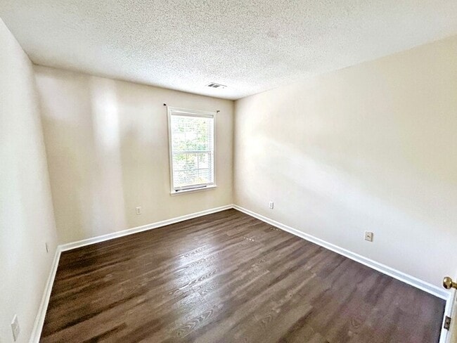 Building Photo - 13300 Morris Rd