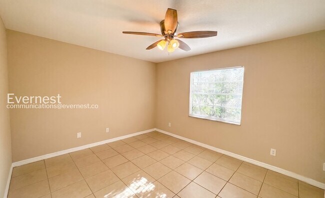 Building Photo - 3060 St Paul Dr