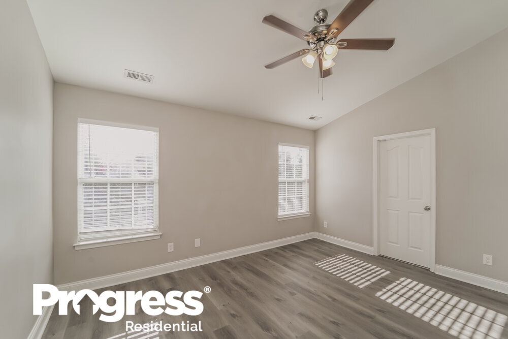 Building Photo - 10405 Yellow Rose Ln