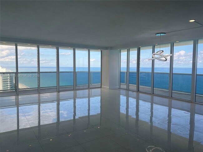 Building Photo - 1830 S Ocean Dr